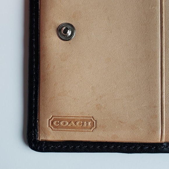 Small Coach Signature Wallet - Picture 5 of 7